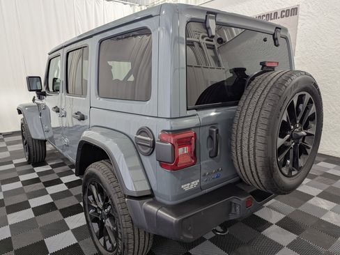 Used 2025 Jeep Wrangler Unlimited Sahara w/ Safety Group AWD/4WD image 10