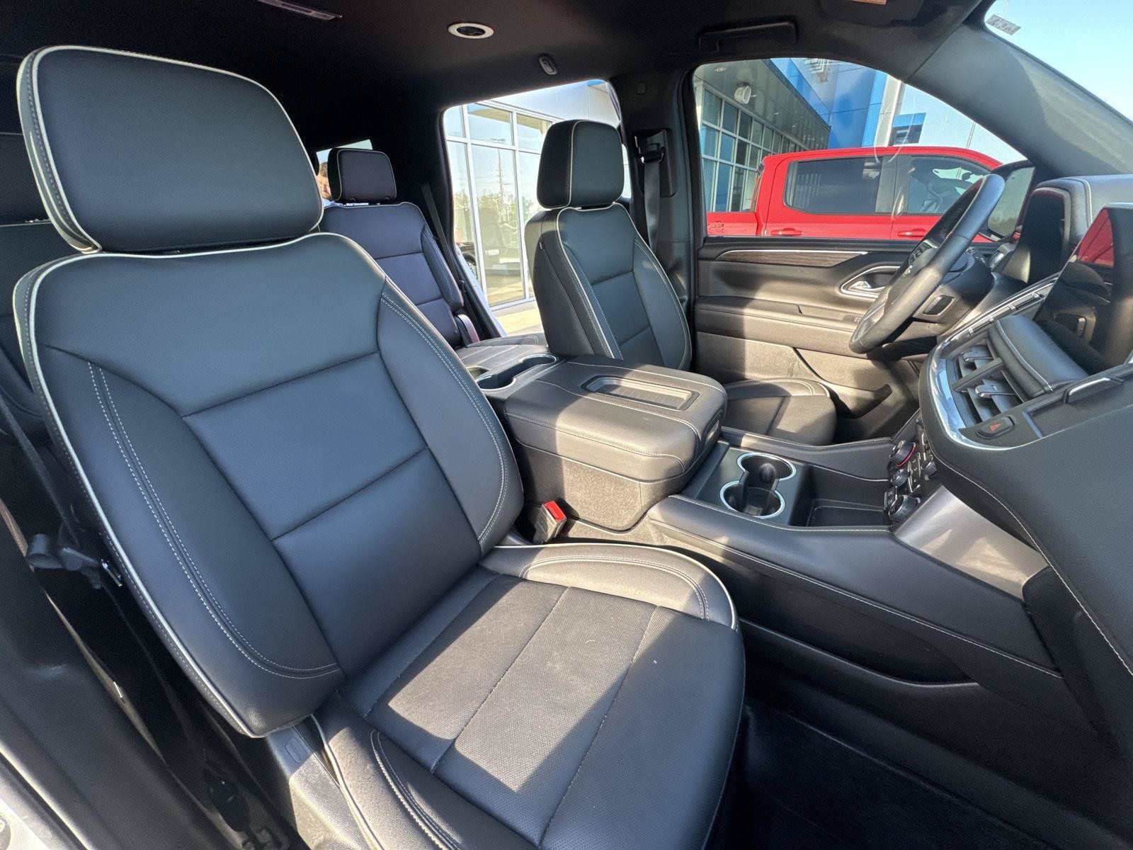 Used 2024 Chevrolet Tahoe Premier AWD/4WD image 17
