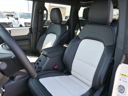 New 2026 Ford Bronco Outer Banks w/ Sasquatch Package AWD/4WD image 33