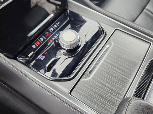 Used 2024 Jeep Wagoneer Series II w/ Flexible Seating Group image 25