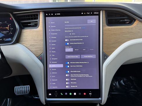 Used 2019 Tesla Model X 75D image 23