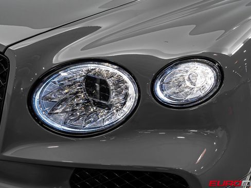 Used 2025 Bentley Bentayga AWD/4WD image 10