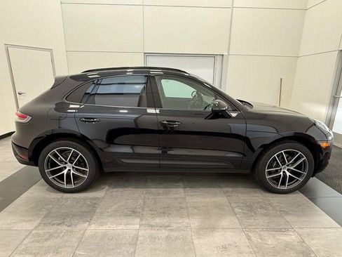Used 2025 Porsche Macan AWD/4WD image 9