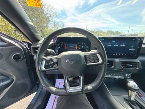 Used 2024 Ford Mustang GT RWD image 18