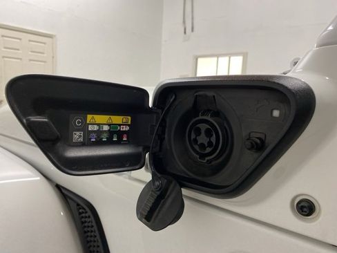 Used 2021 Jeep Wrangler Unlimited Sahara image 94