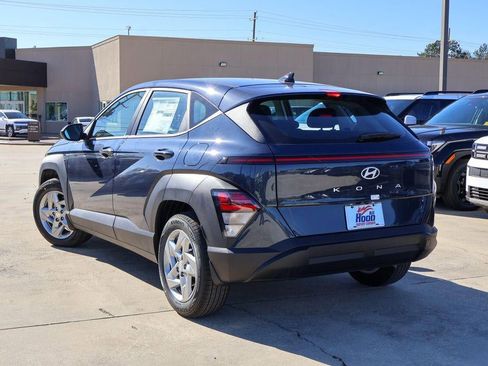 New 2026 Hyundai Kona SE image 2