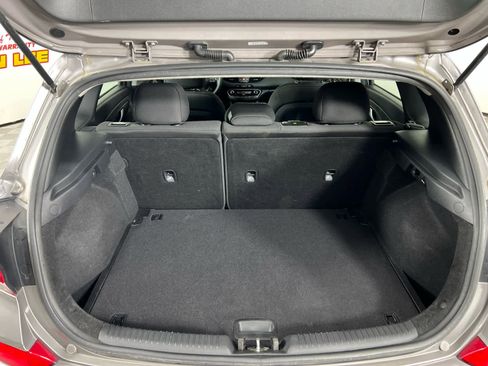 Used 2020 Hyundai Elantra GT image 6