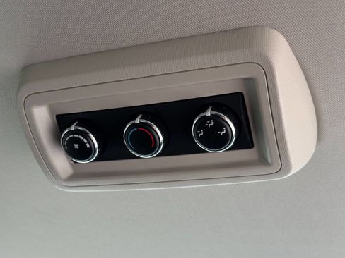 Used 2019 Dodge Grand Caravan SE w/ UConnect Hands-Free Group image 34