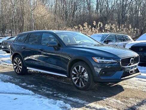 New 2026 Volvo V60 B5 Cross Country Ultra w/ Climate Package image 2