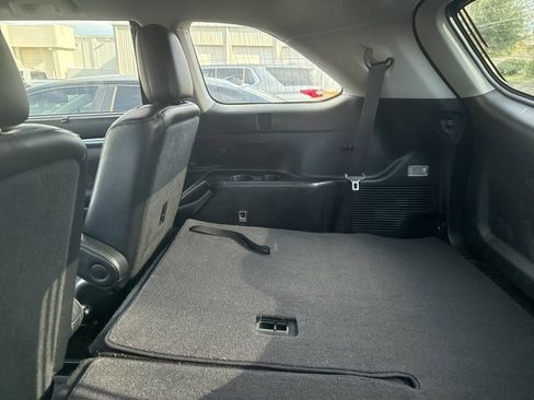 Used 2017 Toyota Highlander XLE image 9