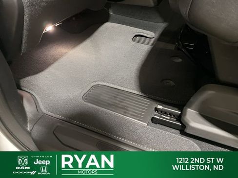 New 2026 Jeep Grand Wagoneer L Limited AWD/4WD image 28