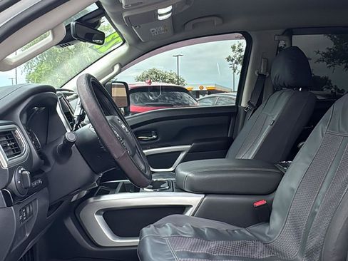 Used 2023 Nissan Titan SV w/ SV Convenience Package image 22