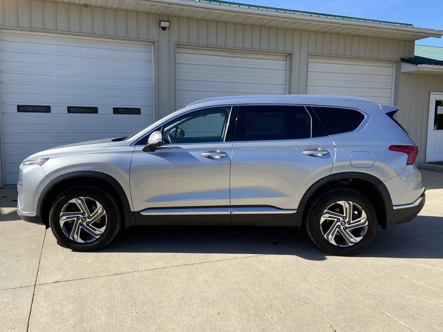 Used 2023 Hyundai Santa Fe SEL w/ Premium Package AWD/4WD image 4