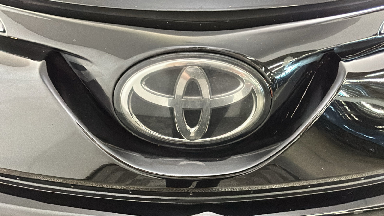Used 2017 Toyota RAV4 XLE w/ All Weather Liner Package AWD/4WD image 10