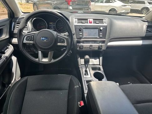 Used 2017 Subaru Outback 2.5i AWD/4WD image 21