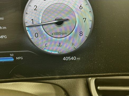 Used 2024 Hyundai Elantra SEL FWD image 19