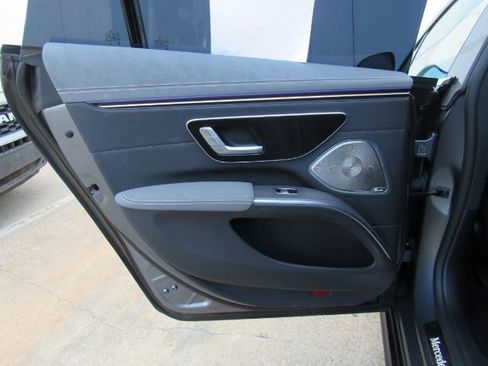 Used 2023 Mercedes-Benz EQS 580 4MATIC image 19