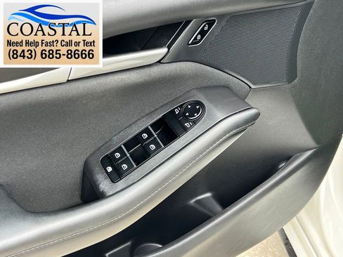 Used 2022 MAZDA MAZDA3 s FWD image 7