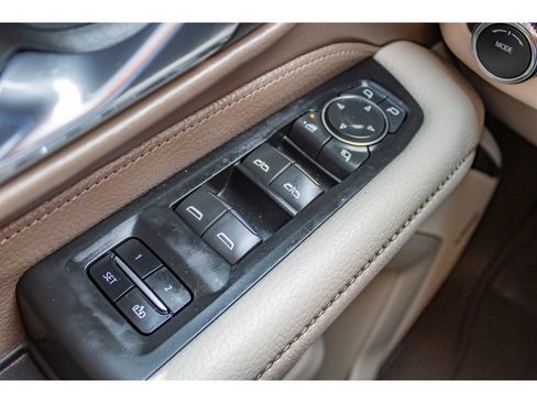 Used 2024 GMC Yukon Denali w/ Advanced Technology Package AWD/4WD image 37
