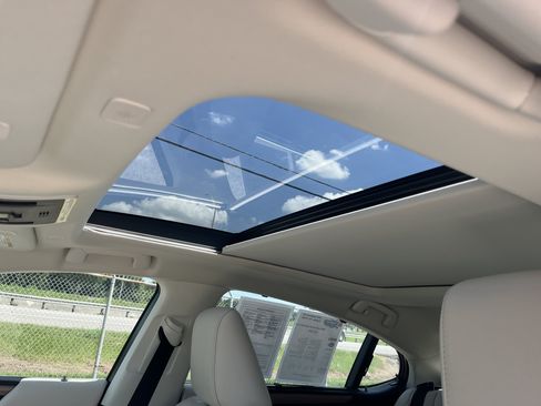 Used 2025 Lexus ES 350 Ultra Luxury FWD image 33