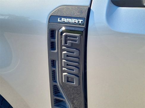 Used 2024 Ford F250 Lariat w/ Black Appearance Package image 14