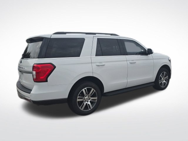 Used 2024 Ford Expedition XLT RWD image 3