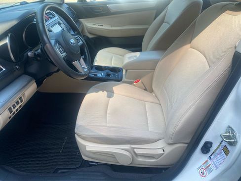 Used 2017 Subaru Outback 2.5i AWD/4WD image 6