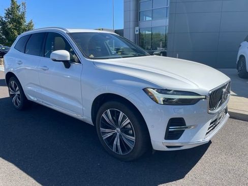 Used 2022 Volvo XC60 T8 Inscription w/ Advanced Package AWD/4WD image 2