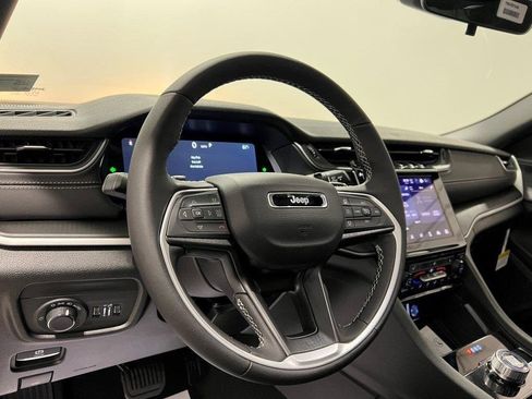 New 2025 Jeep Grand Cherokee L Laredo w/ Luxury Tech Group I image 12