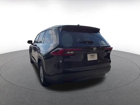 Used 2025 Toyota Grand Highlander XLE image 11