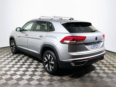 Used 2023 Volkswagen Atlas Cross Sport SE image 6