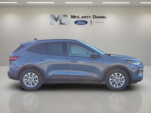 New 2026 Ford Escape Active w/ Cold Weather Package FWD image 6