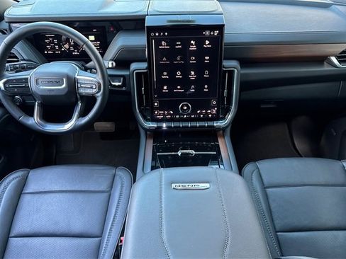 Used 2025 GMC Yukon XL Denali image 13