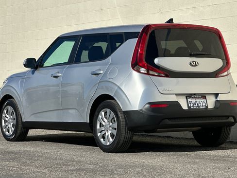 Used 2021 Kia Soul LX image 6