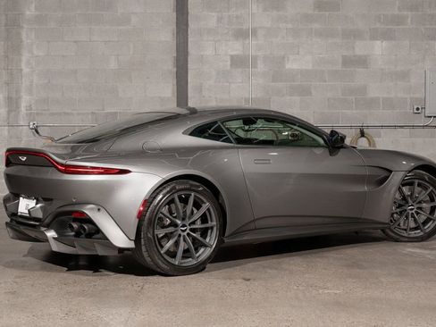 Used 2020 Aston Martin V8 Vantage Coupe image 3