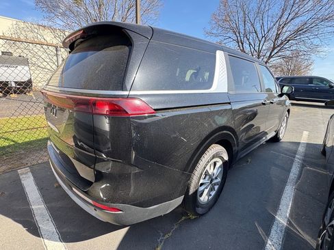 Certified 2024 Kia Carnival LX image 6