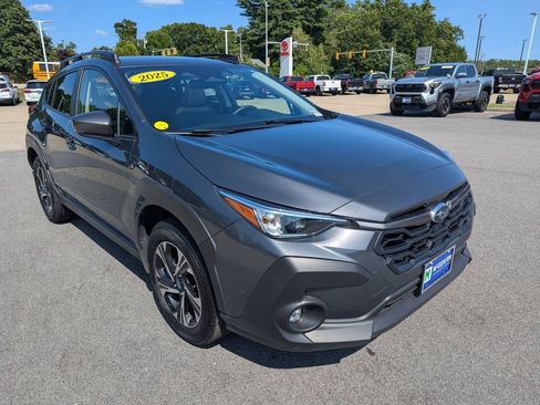 Used 2025 Subaru Crosstrek 2.5i Premium AWD/4WD image 8