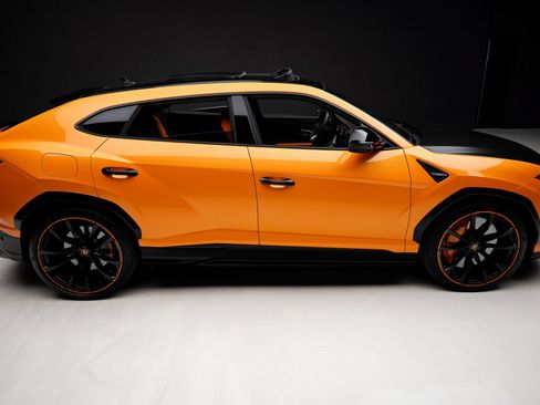 Used 2021 Lamborghini Urus AWD/4WD image 33