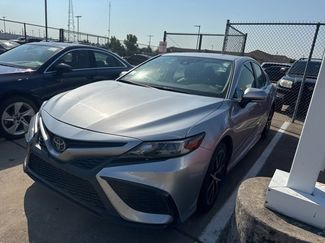 Used 2024 Toyota Camry SE image 1