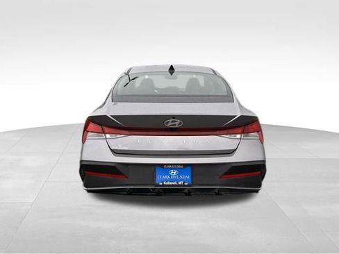 Used 2024 Hyundai Elantra SEL image 6