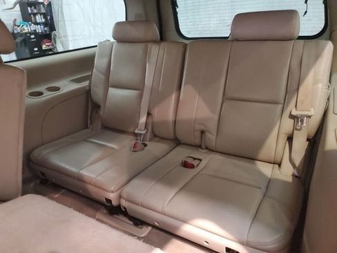 Used 2010 GMC Yukon XL Denali image 32