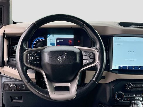 Used 2022 Ford Bronco Wildtrak image 11
