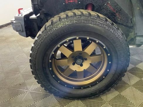 Used 2016 Jeep Wrangler Unlimited Rubicon AWD/4WD image 10