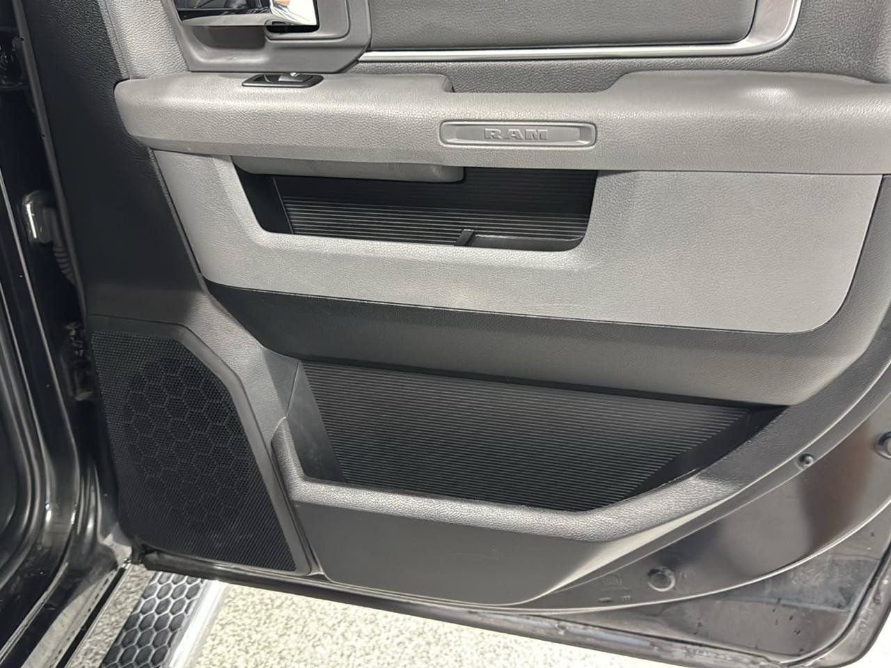 Used 2017 RAM 1500 Big Horn AWD/4WD image 9