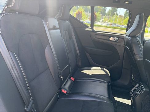 Used 2021 Volvo XC40 P8 Recharge w/ Advanced Package AWD/4WD image 23
