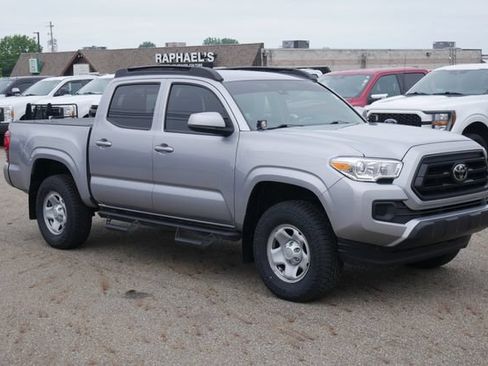 Used 2020 Toyota Tacoma SR AWD/4WD image 5
