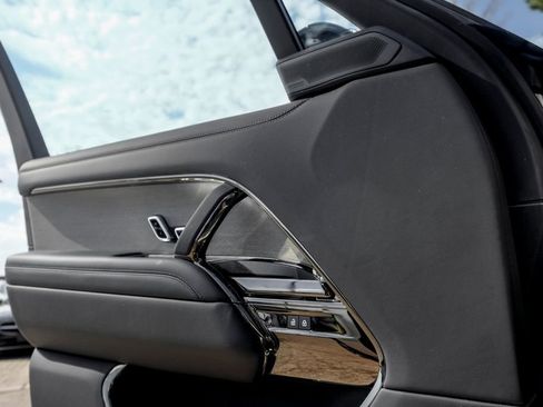 New 2026 Land Rover Range Rover SV image 11