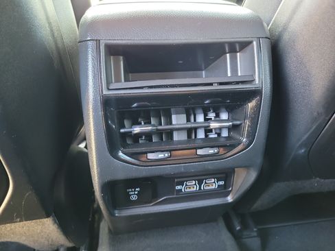 Used 2024 Jeep Grand Cherokee Altitude RWD image 14
