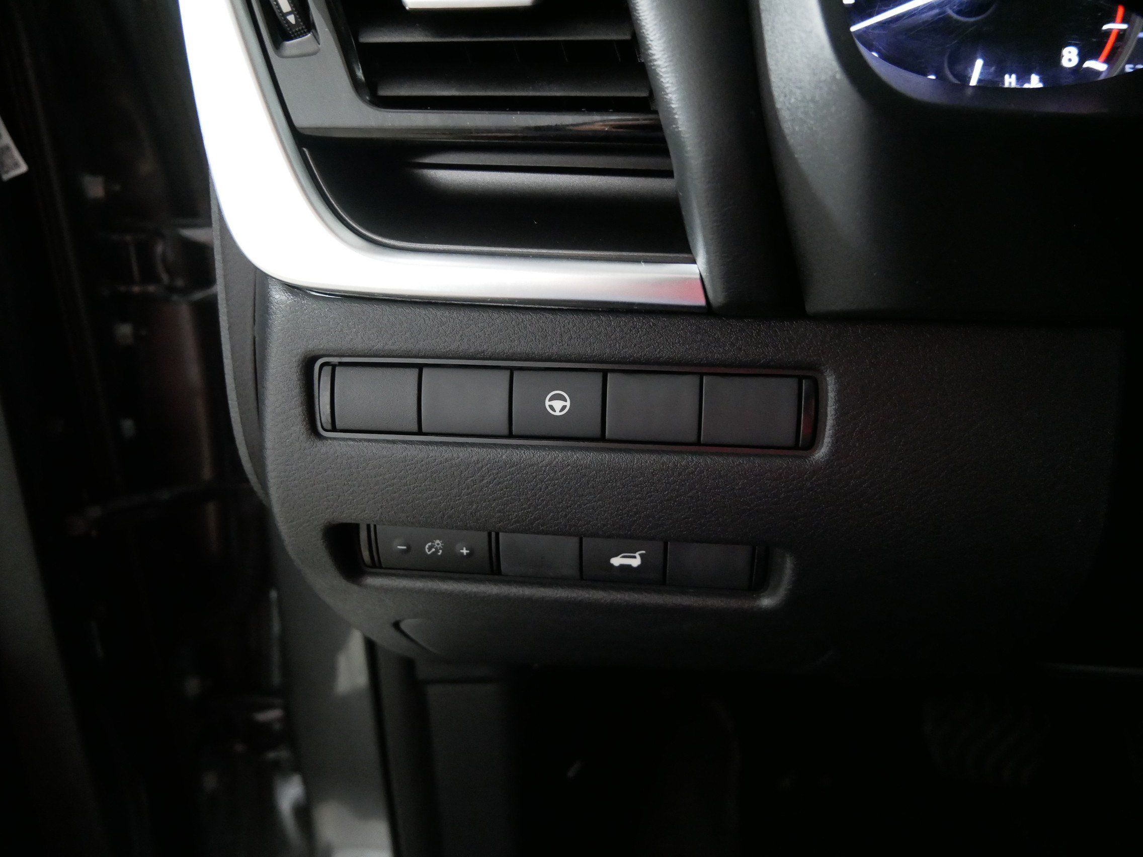Used 2023 Nissan Rogue SV w/ SV Premium Package AWD/4WD image 26