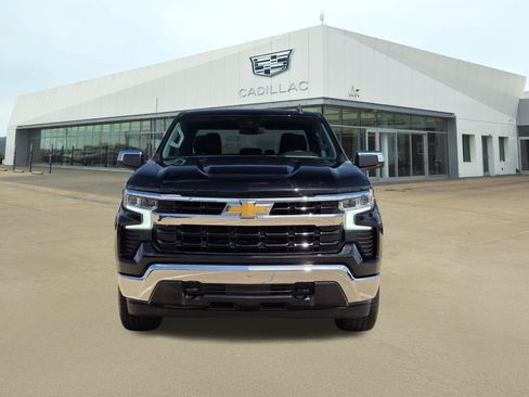 Used 2023 Chevrolet Silverado 1500 LT AWD/4WD image 2